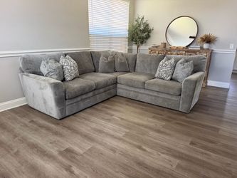 Beautiful light gray sectional sofa set