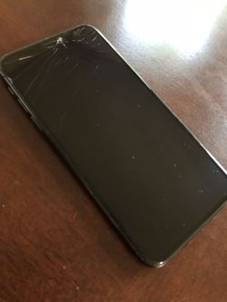 iPhone X 64GB Cracked AT&T