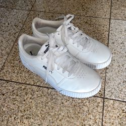 Puma  Soft foam White Shoes  Size 7