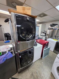 LG SIGNATURE JUMBO 5.8 CU FT STEAM WASHER AND GAS DRYER 9.0 CU FT