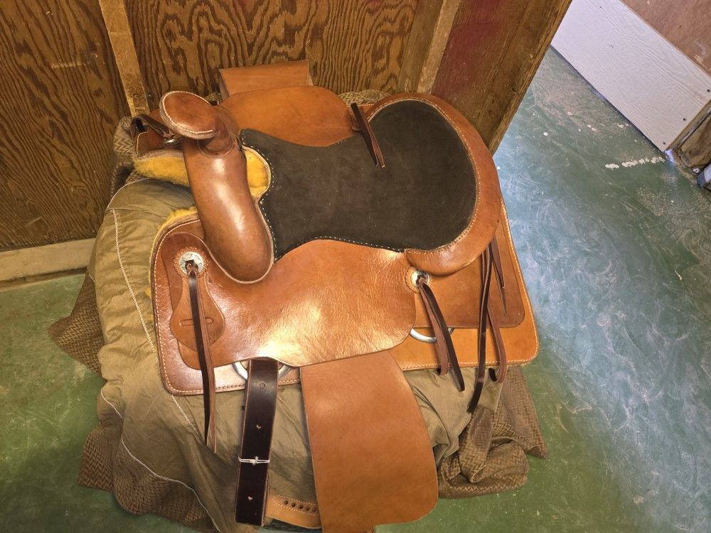 Saddle