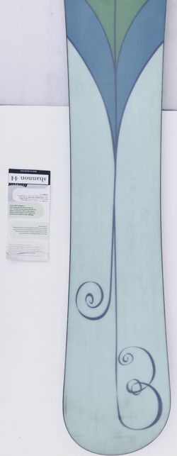 ボード BURTON - BURTON SHANNON DUNN 144cm A Snowboard with a Porpoise: Burton Re-Releases Shannon Dunn