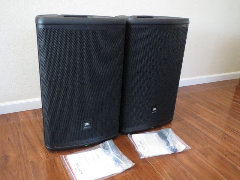 JBL Professional EON715 Powered PA Speaker 15", 1300 Watt (Pair)