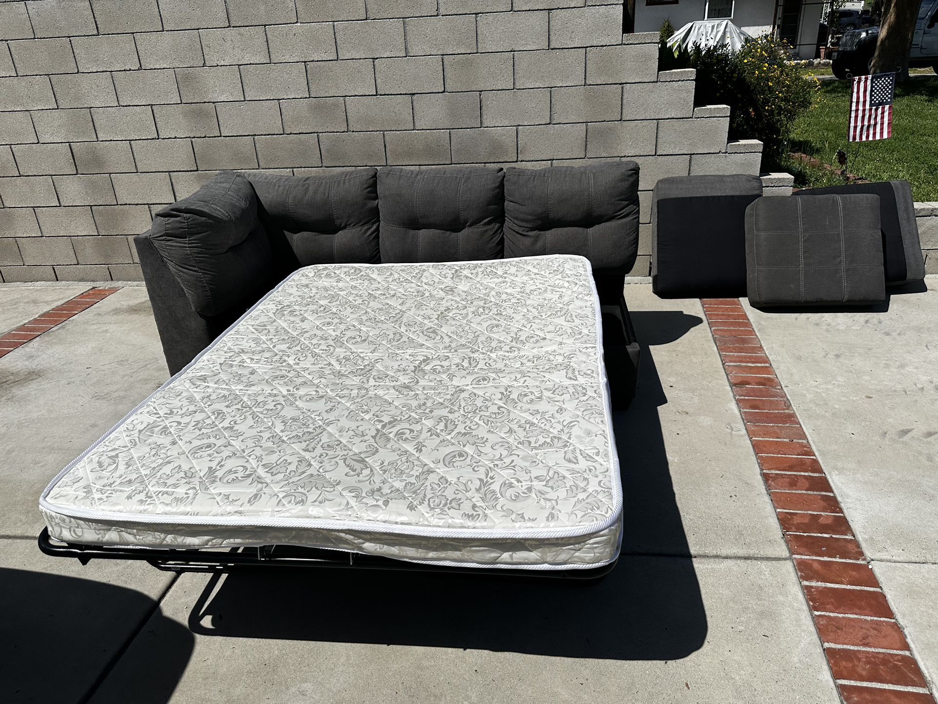 Couch With Pull Out Bed And Mattress 