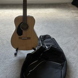 Fender CD60s Left Handed  w/case AND stand