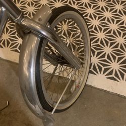 Custom Chrome Molly Bike $50