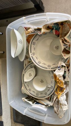 BIG china set 2 totes