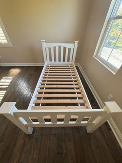 Set of 2 White Wooden Twin Bed Frames with Slats (Solid Wood)