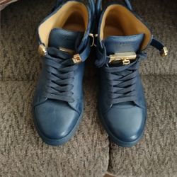 Men's Shoes Size 39 or 6 1/2
