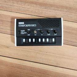Korg Monotron Analong Ribbon Synthesizer