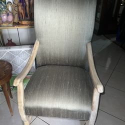 Dos. Butacas Estilo Antiguo.