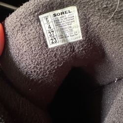 Sorel Boy Tan And Black Boots 