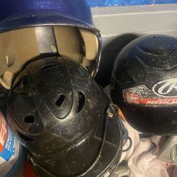 Baseball Helmets Or softball Kids Size 30$ A Piece Pickup Only 