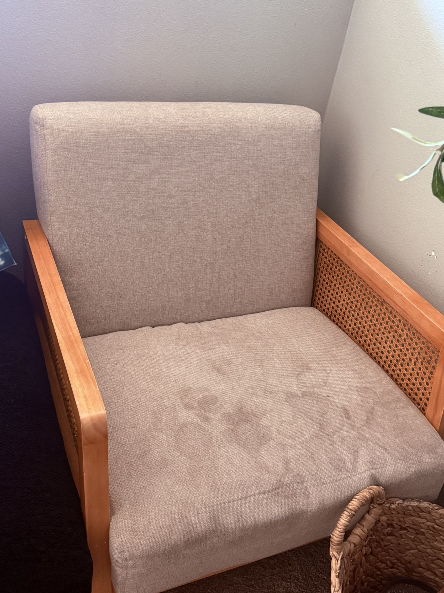 2 Accent Chairs With Wicker