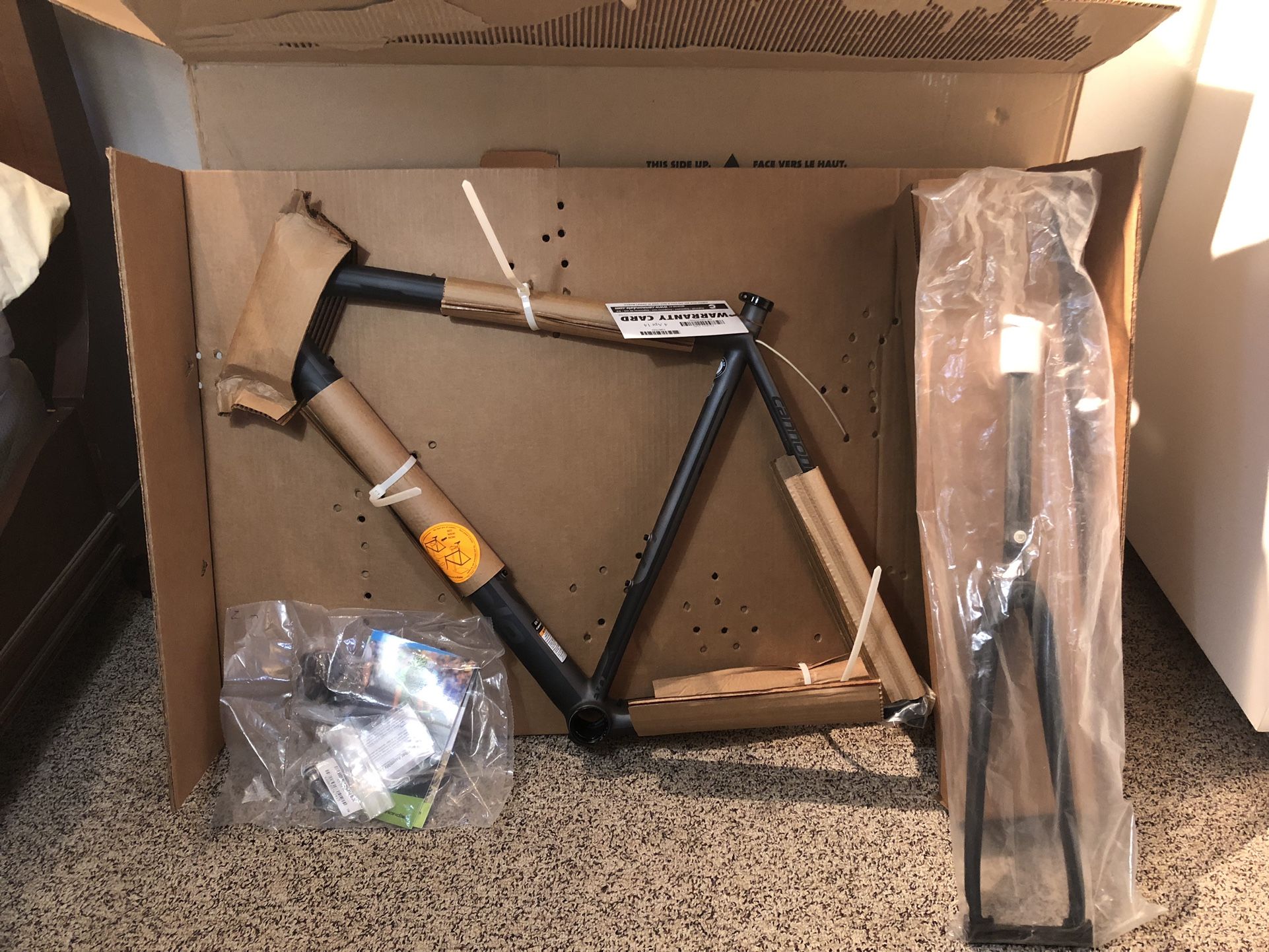 BRAND NEW in box Cannondale Supersix EVO HiMod w/ Warranty Card for