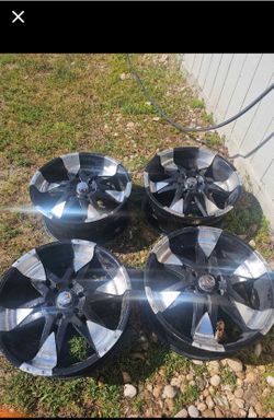 Black and chrome Rim