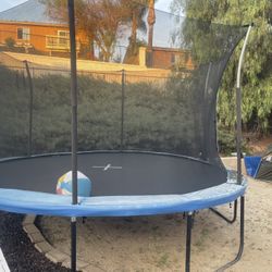 Trampoline 