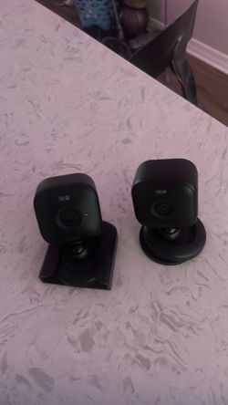 Blink Mini - Compact indoor plug-in smart security camera $40/OBO
