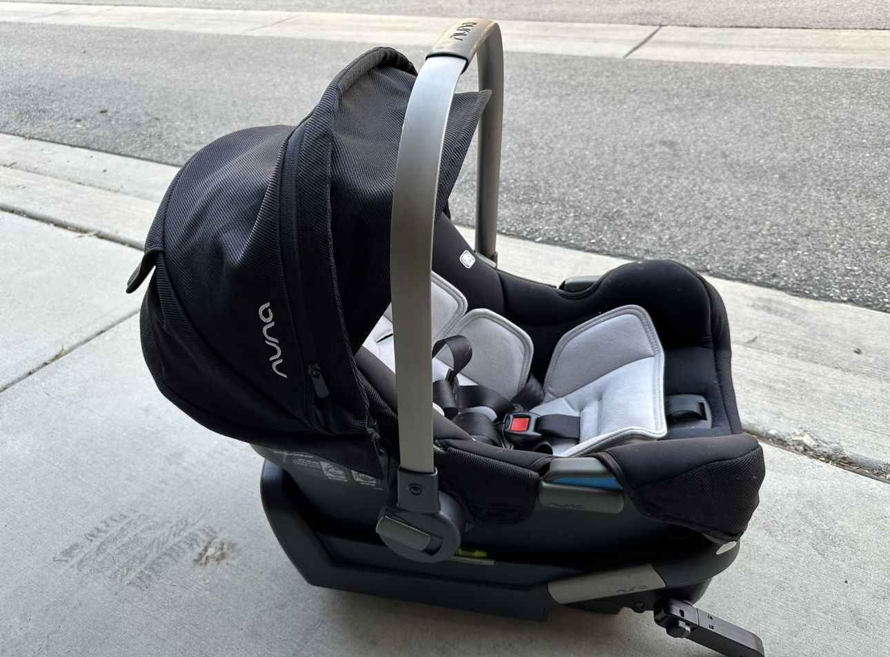 Nuna Infant Car seat 