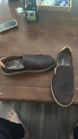 Size 10 leather OluKai