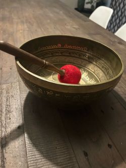 Large Antique Brass Tibetan Singing Bowl Set with Engraved Buddha – Meditation & Sound Healing