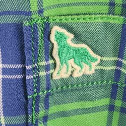 SW Casual Mens Size Medium Slim Fit, Hunter Green & Blue Plaid Wolf Logo Shirt. Great color combination and design  gorgeous viibrant hunter forest gr