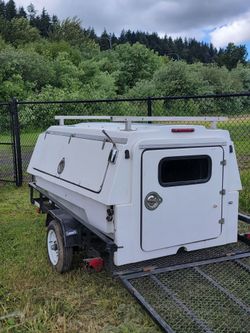 Heavy Duty Commercial Fiberglass Truck Cap w/ Slide-Out Tray & Roof Rack