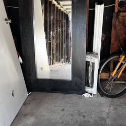 Mirror for sale. Modern and elegant design. In excellent condition, like new. No scratches, no cracks, very clean. Strong and clear reflection. Perfec