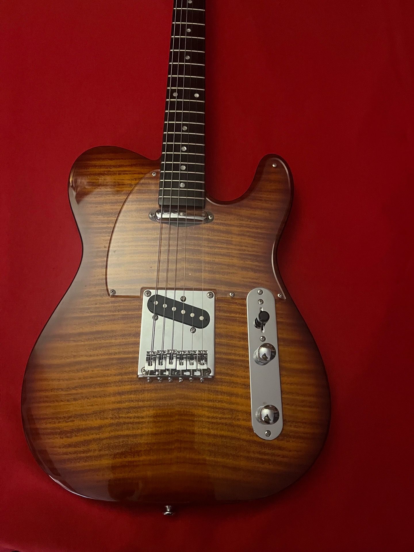 Leo Jaymz “ Popcaster “. NEW