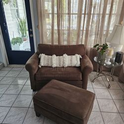 brown color, very comfortable and converts into a bed 