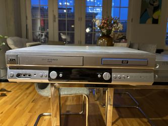 JVC HR-XVC1U Hi-Fi Stereo DVD VHS VCR Player and Recorder - No Remote