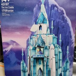 Frozen LEGO Set