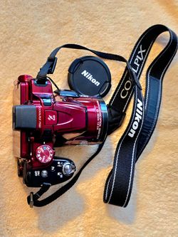LIKE NEW! NIKON Coolpix P520 Digital Camera. Used only twice! Includes manuals + extra NEW rechargeable battery; case; and everything you need!