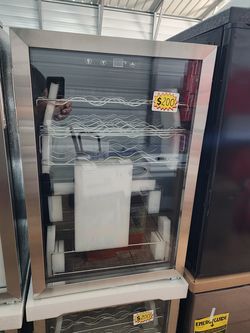 BRAND NEW Vissani
4.3 Cu. ft. Wine and Beverage Cooler in Stainless Steel