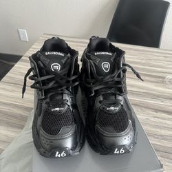 Balenciaga runners