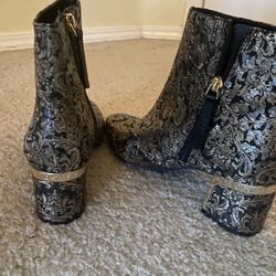 New DKNY Boots