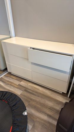 White 6 drawer Dresser