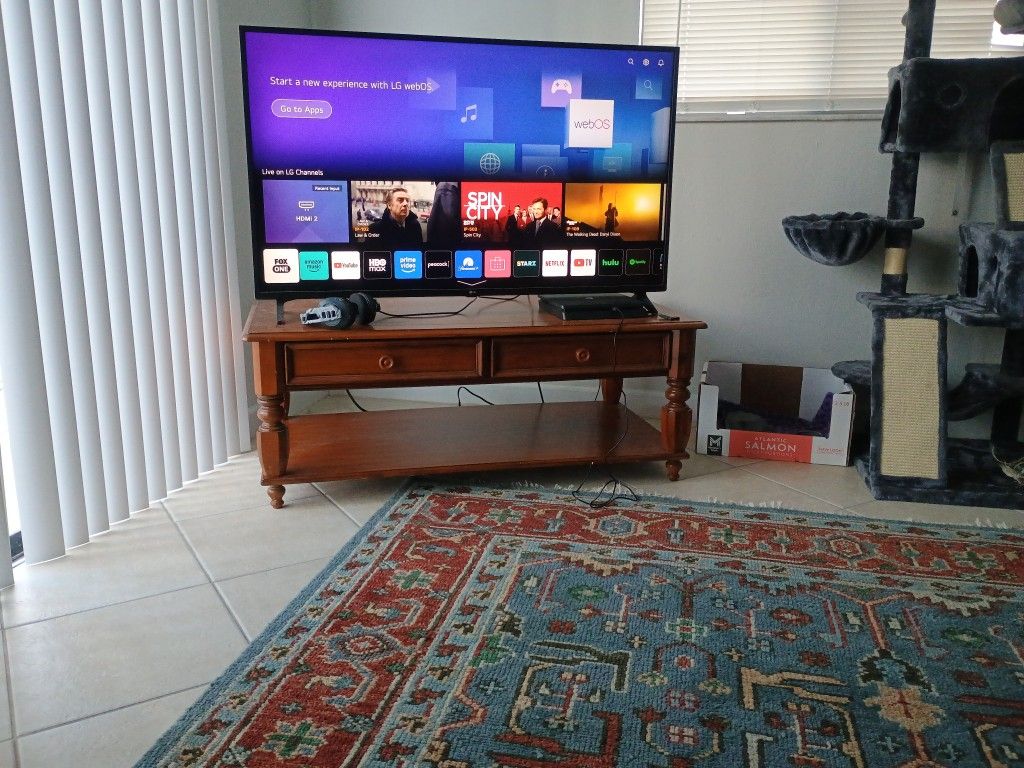 Coffee Table/ TV Stand
