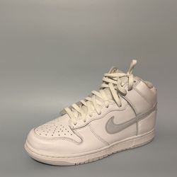 Nike Dunk “Pure Platinum” Size 9 Mens