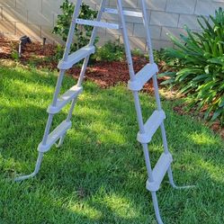 Pool Ladder!