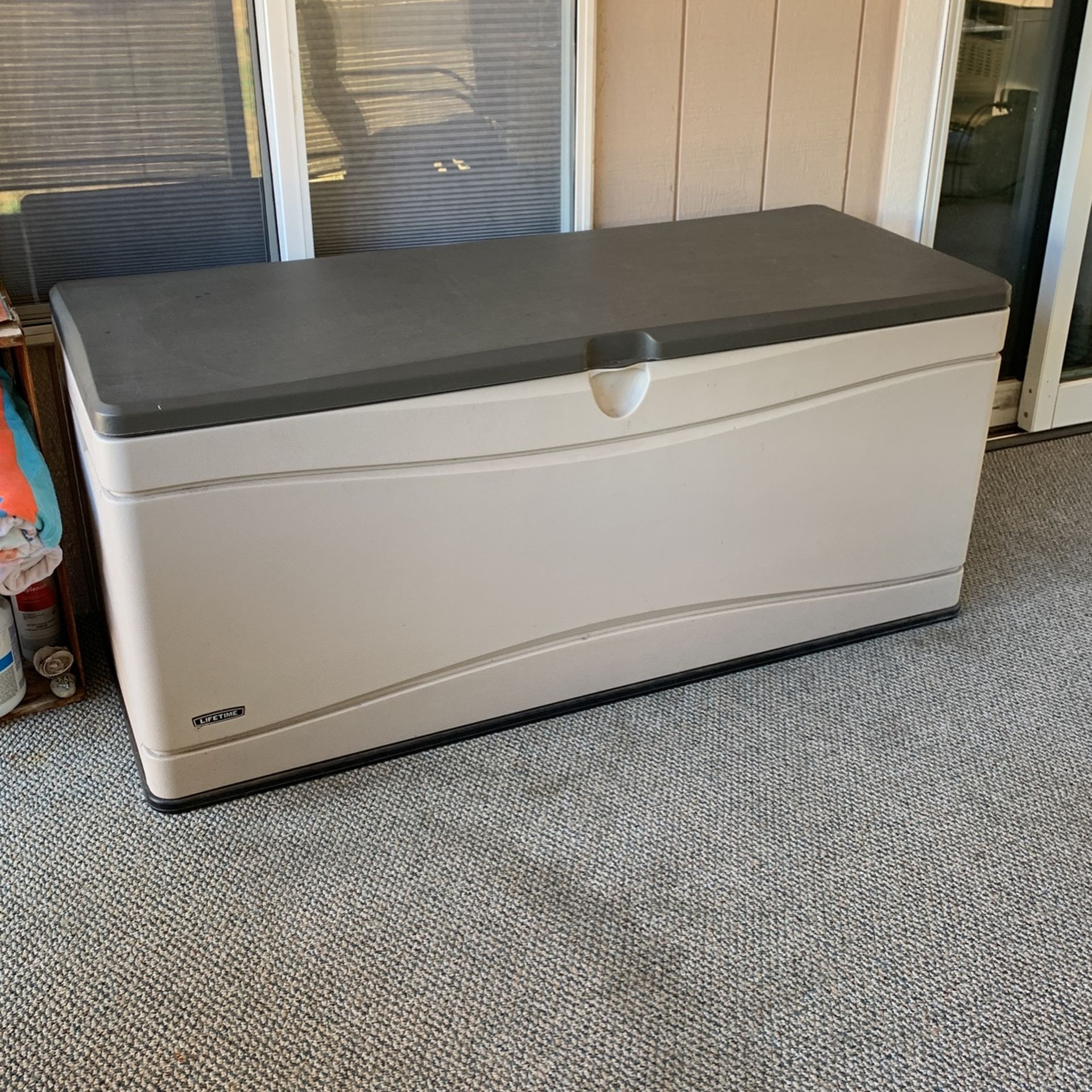 Lifetime Storage Deck Box for Sale in Graham, WA OfferUp