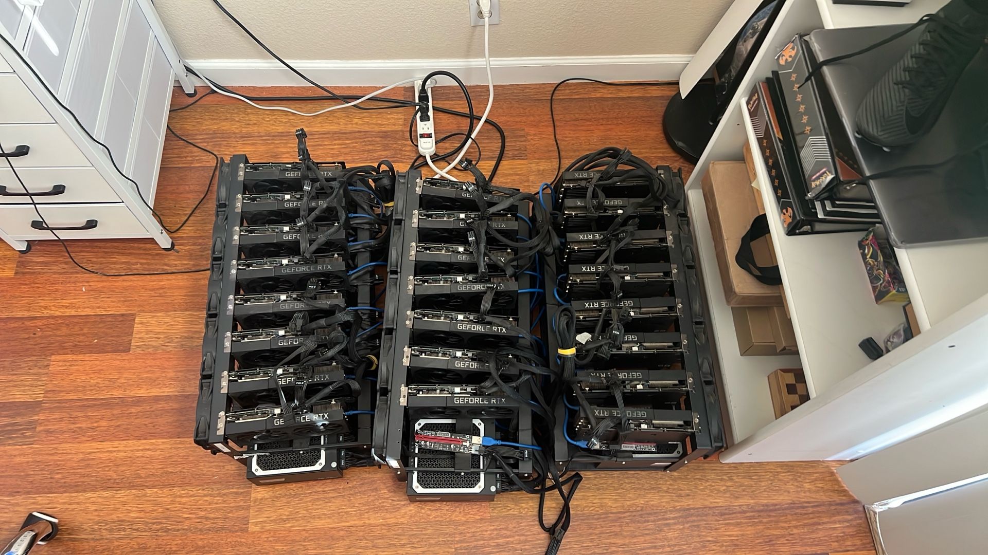 24 RTX 3060 TIs FOR VIDEO EDITING/MINING/3D RENDERING/AI TRAINING