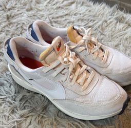 Nike Low-Top Sneakers Cream/White