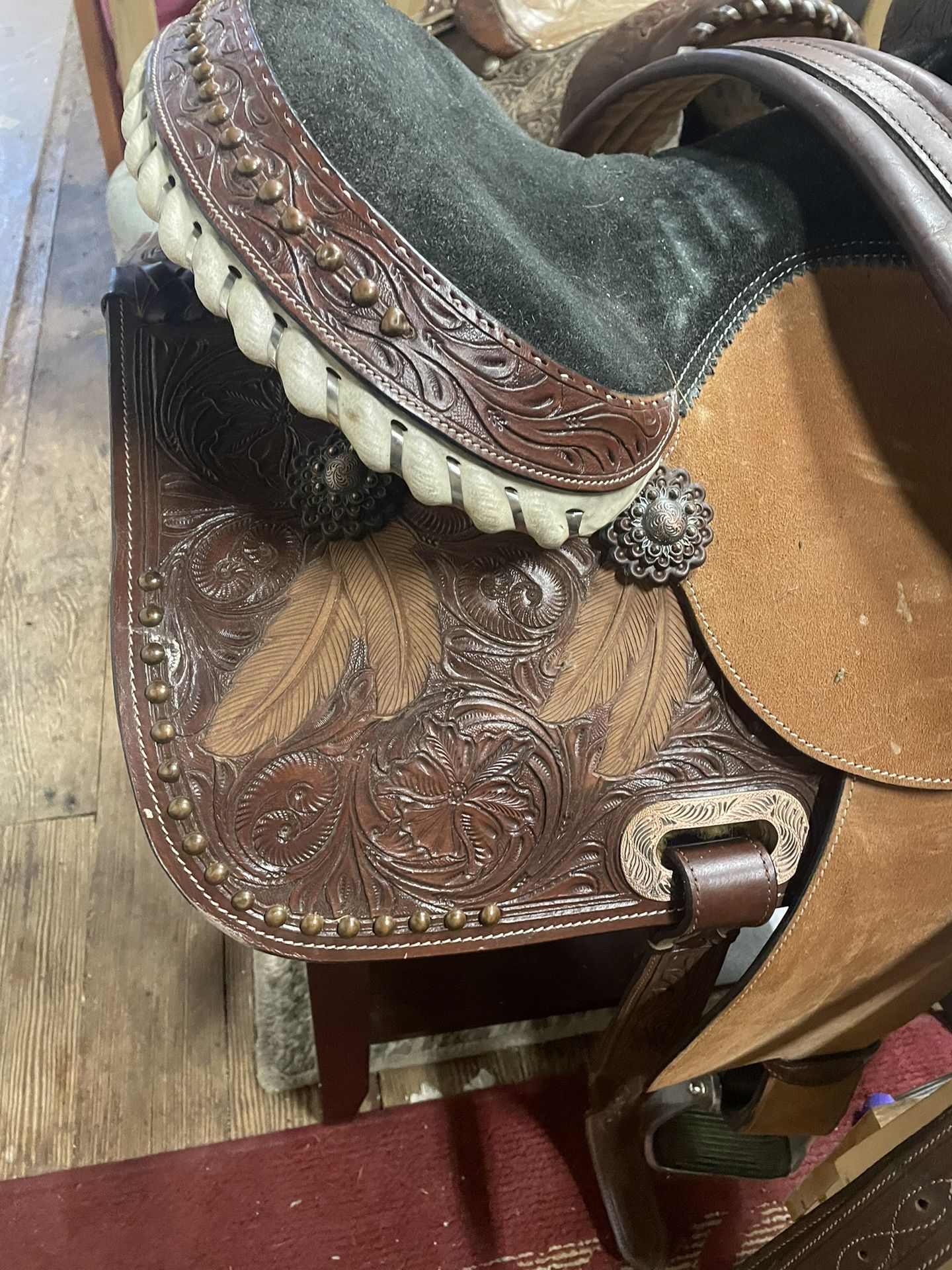 15in Saddle