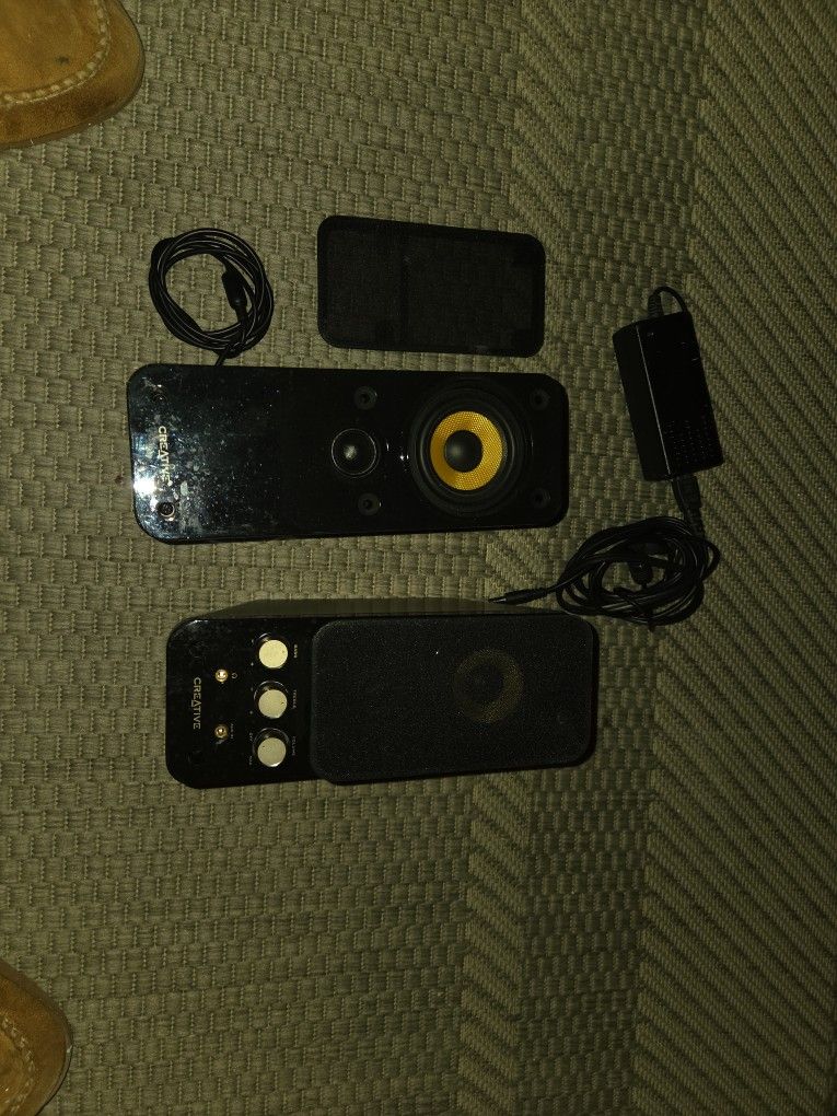 Computer Speakers - Self Powered