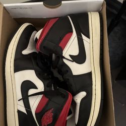 Nike Jordan 1 Mid Women Size 10 Mens 8.5
