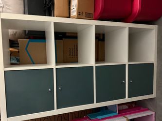 8 space shelving unit