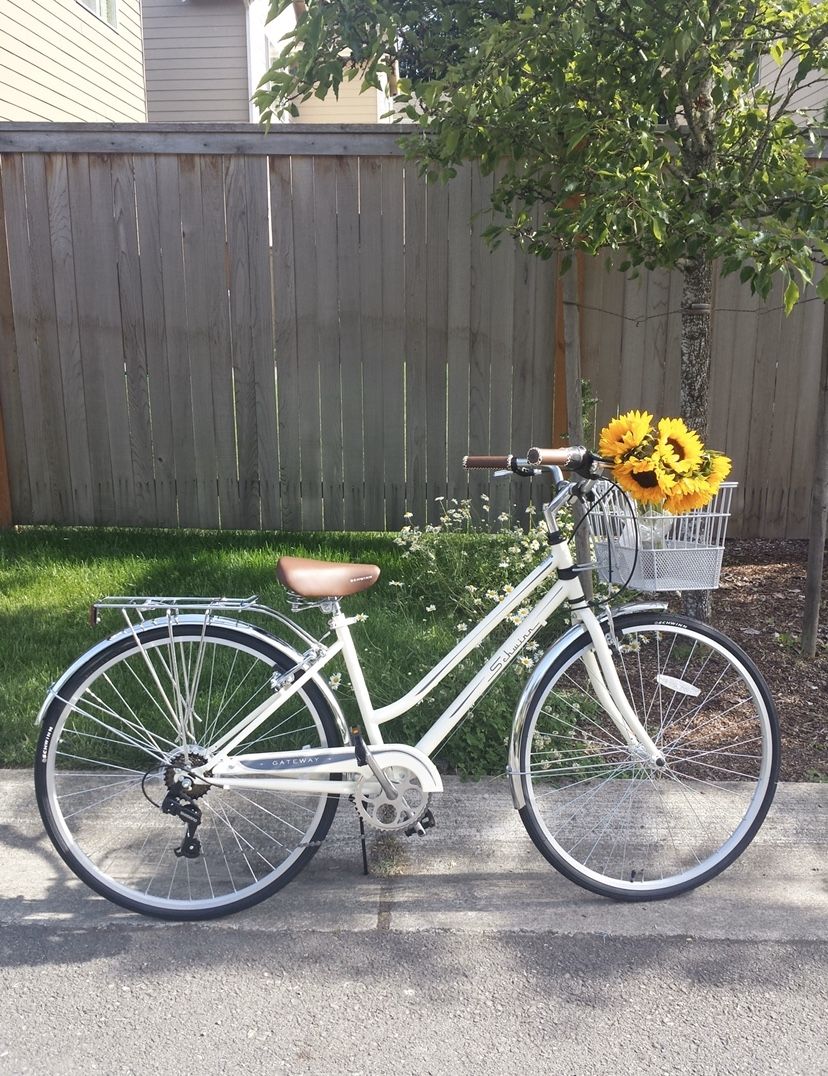 Schwinn Women’s Gateway Hybrid Bike