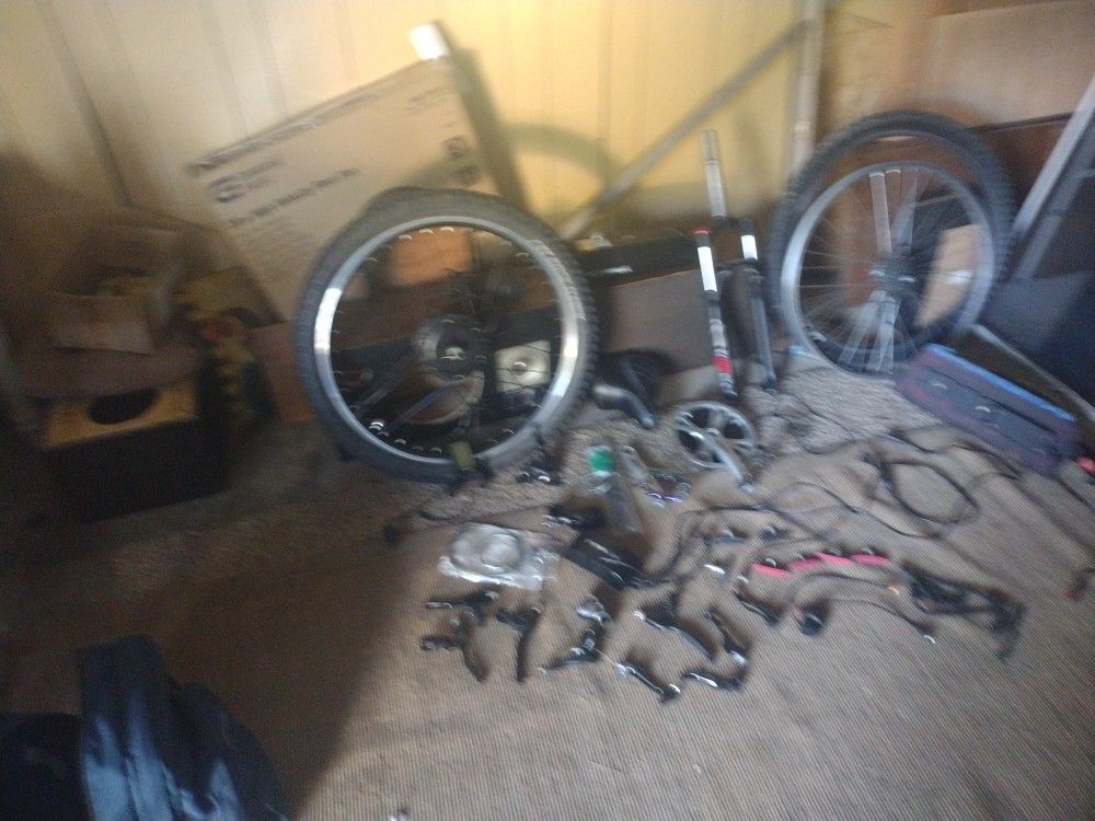 36 Volts 500 W Still Brand New The Farcus Brand New The Crank Is Brand New 48 Tooth Giving You All The Parts You Need To Customize Your Bike Battery C