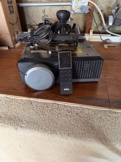 Dell 4210 DLP Projector with Remote and Mount